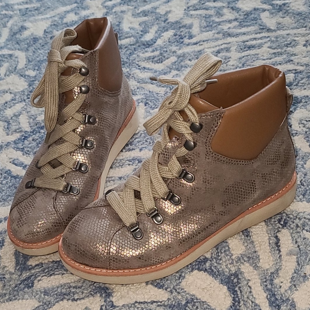 Bionica booties
